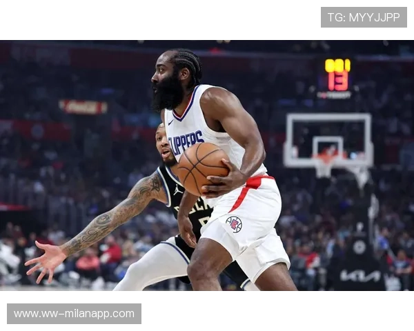 NBA抢断后快下暴扣：一场视觉盛宴，篮球的极限挑战